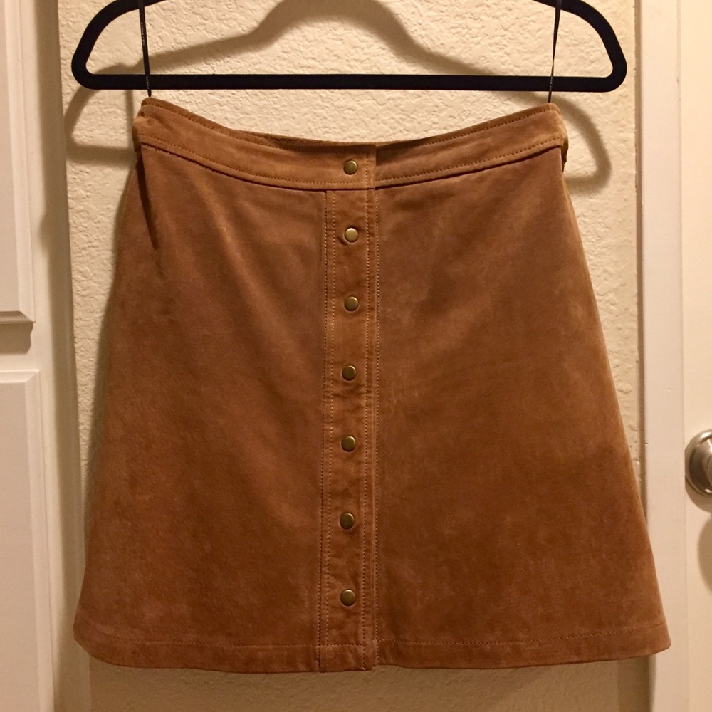 🌼🌸 ZARA Suede Mini-Skirt
